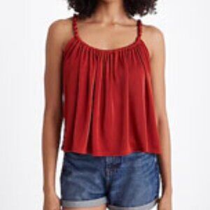 Shine Skimming Scoop Neck Twisted Strap Cami